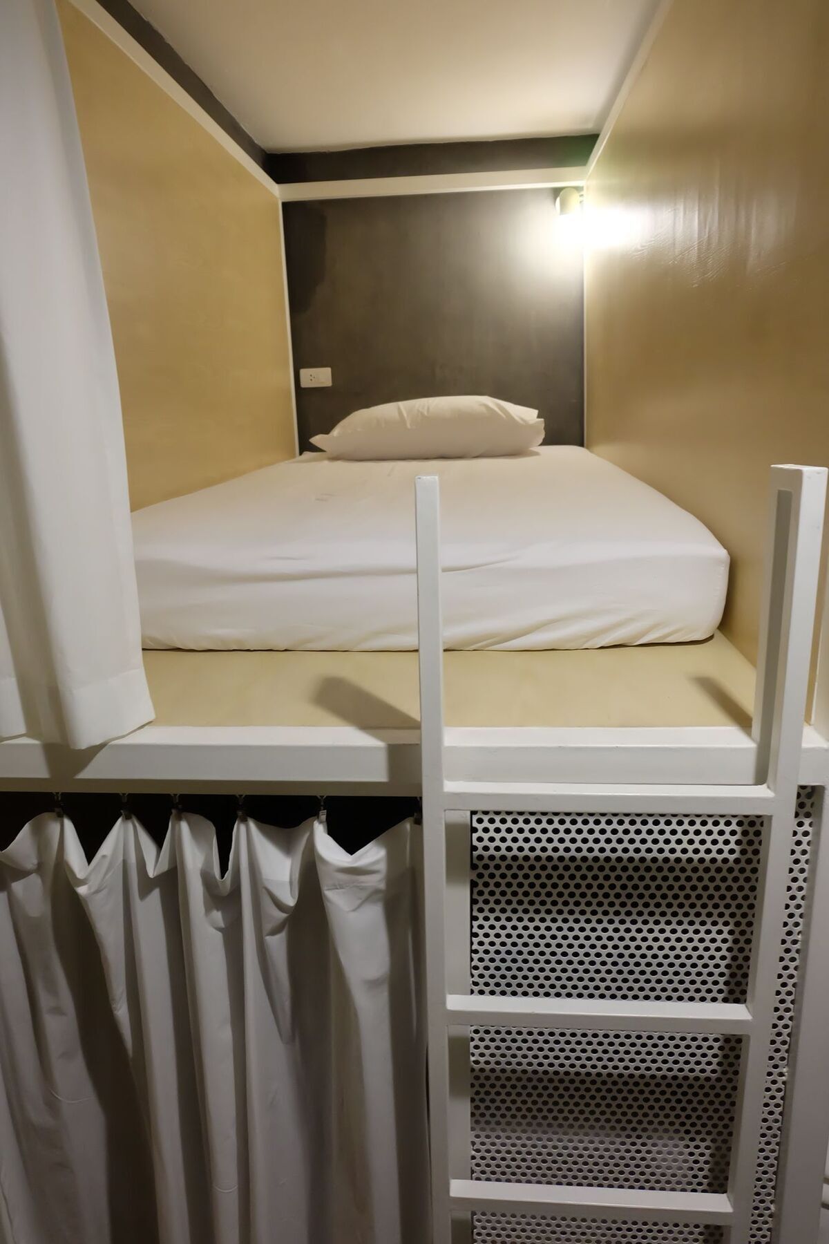 On The Bed Hostel Банкок Екстериор снимка